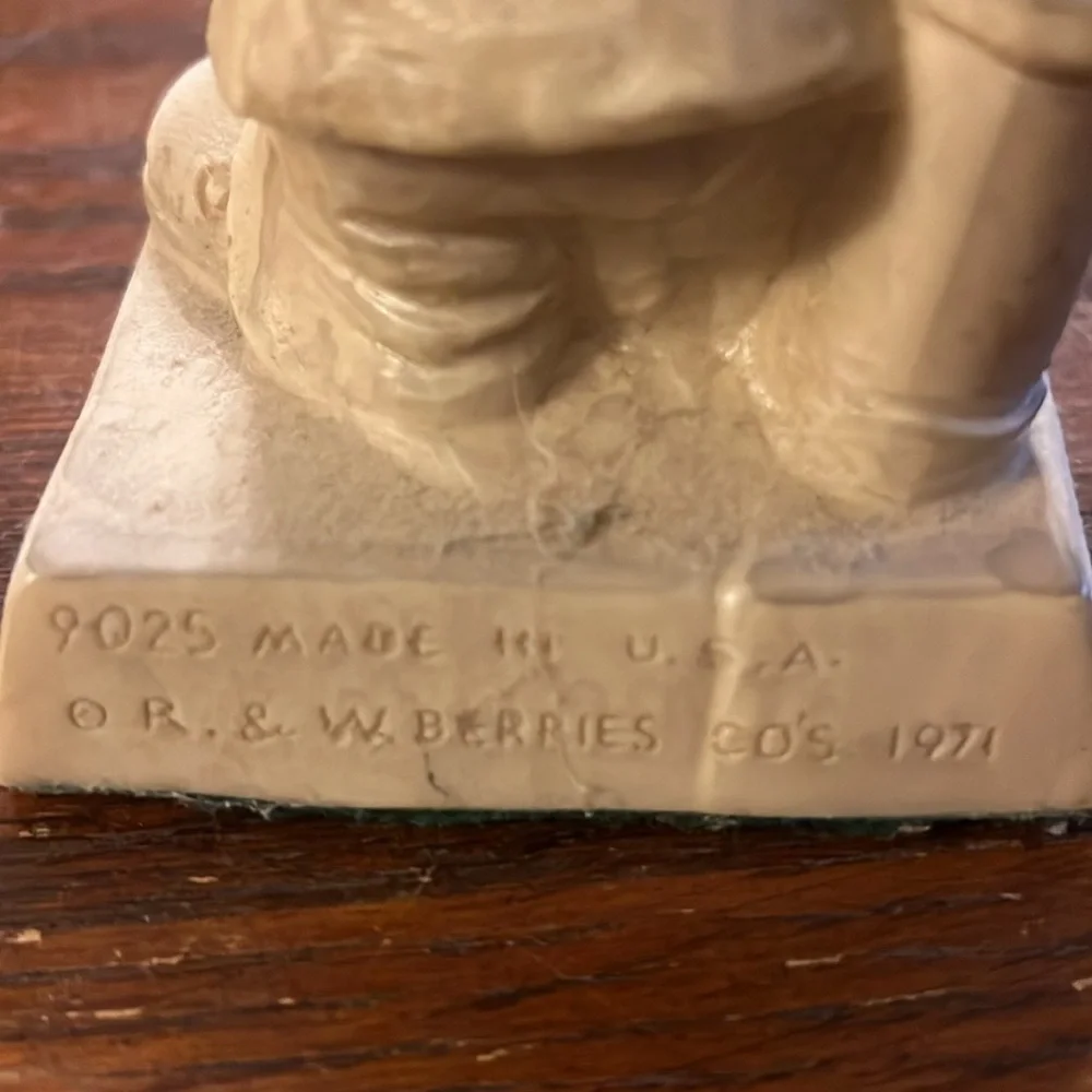 1971 W. & R Berries Figurine #9025 World's Greatest Athlete